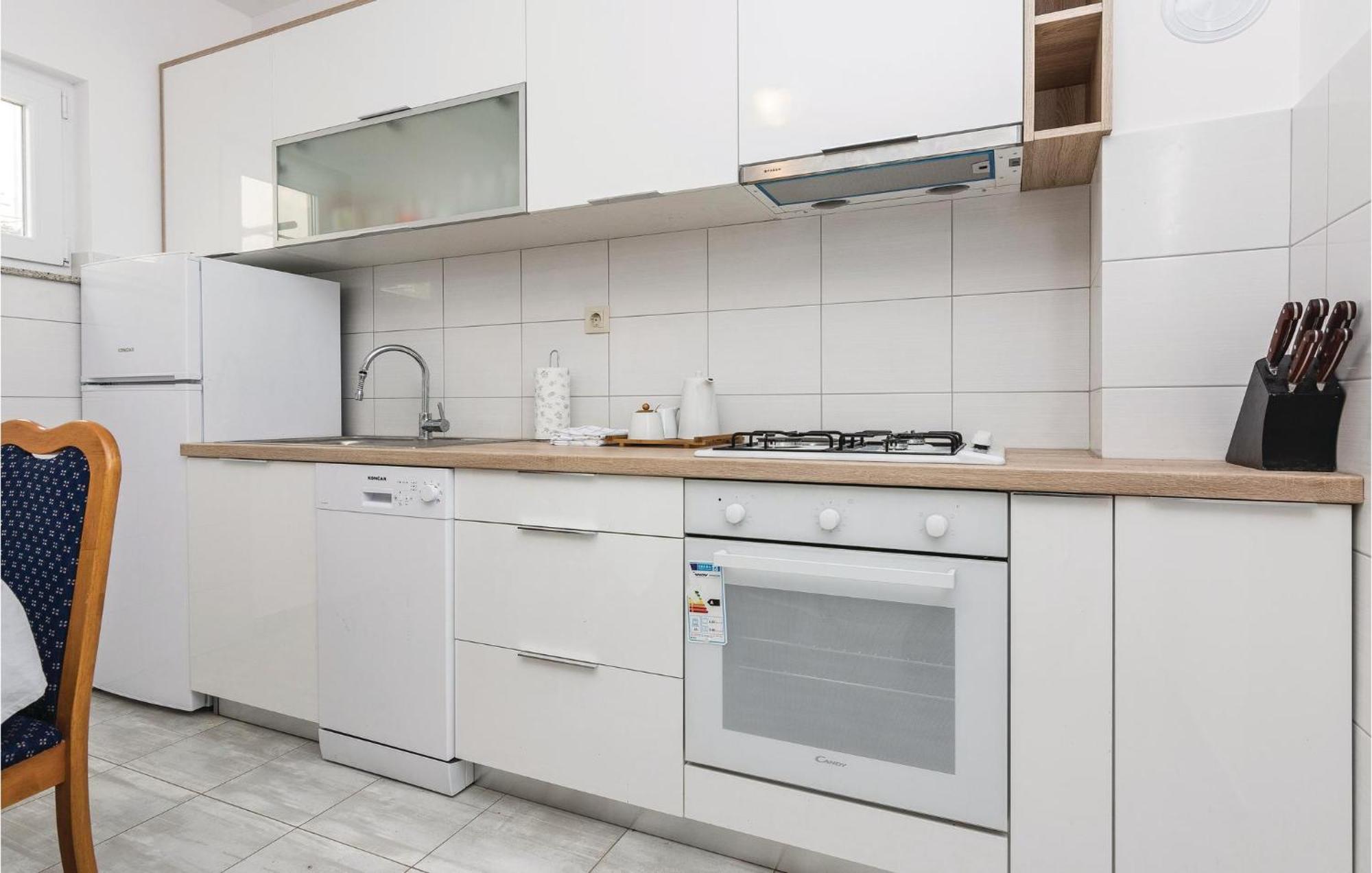 Stunning Home In Zadar With Kitchen Værelse billede